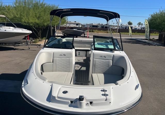 Sea Ray SPX 230