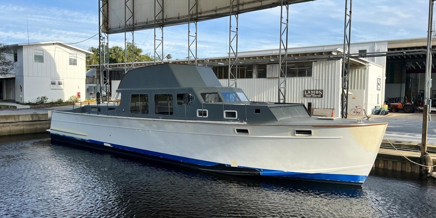 Huckins Out Islander 56