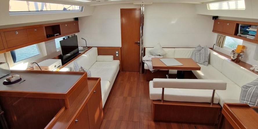 Beneteau Oceanis 55