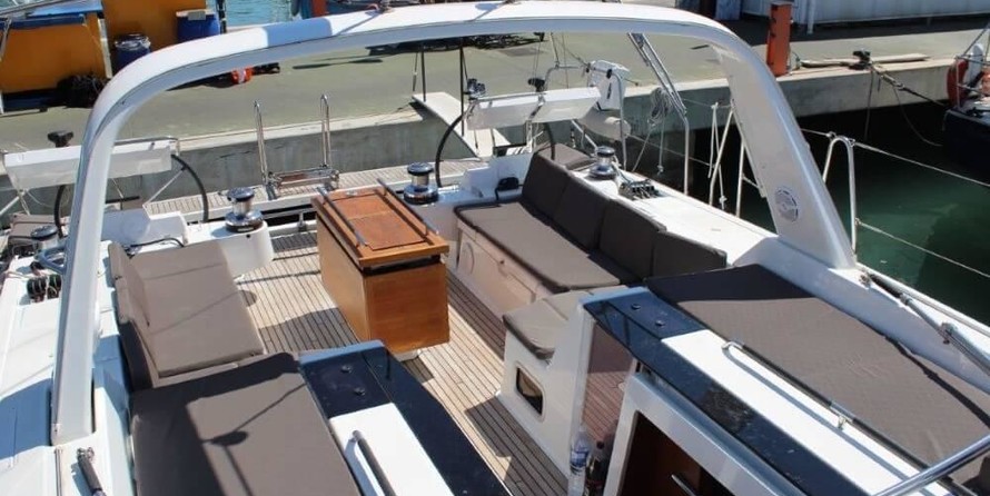 Beneteau Oceanis 55