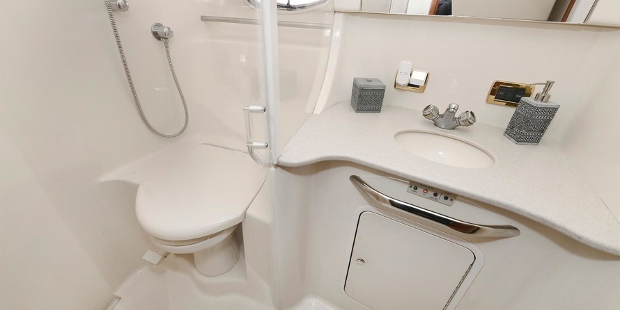 Sea ray 450 express bridge