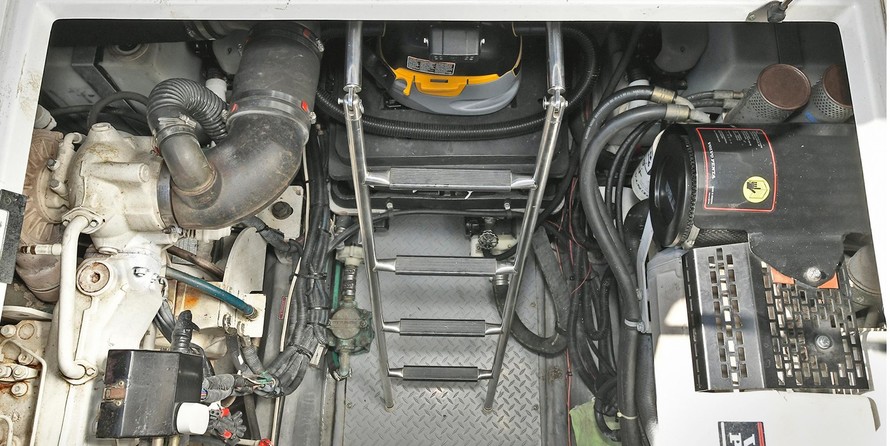 Sea ray 450 express bridge