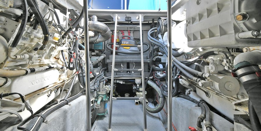 Sea ray 450 express bridge