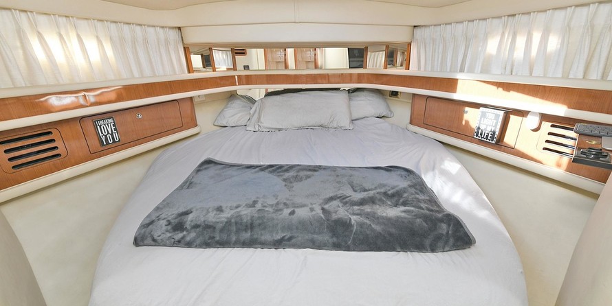 Sea ray 450 express bridge