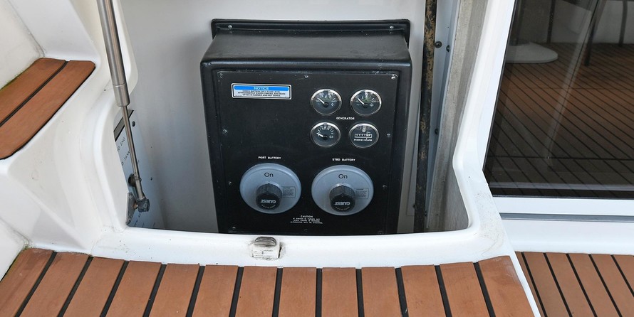 Sea ray 450 express bridge