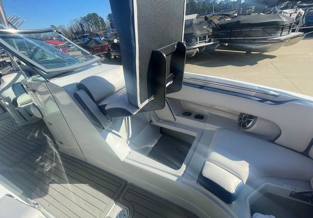 Crownline E 255 Surf
