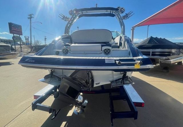 Crownline E 255 Surf