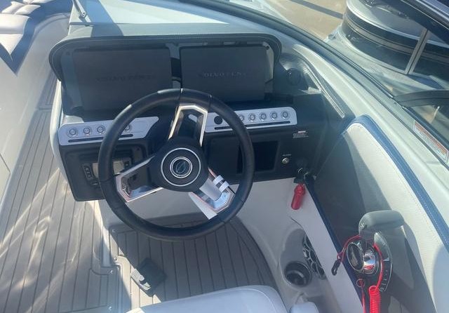 Crownline E 255 Surf