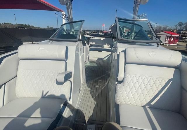 Crownline E 255 Surf