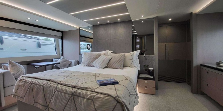 Sunseeker 76 Yacht