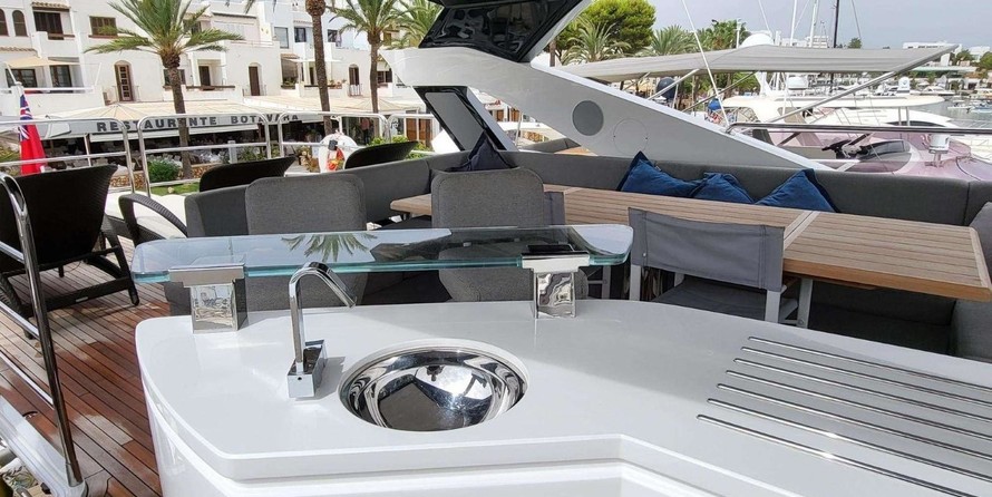 Sunseeker 76 Yacht