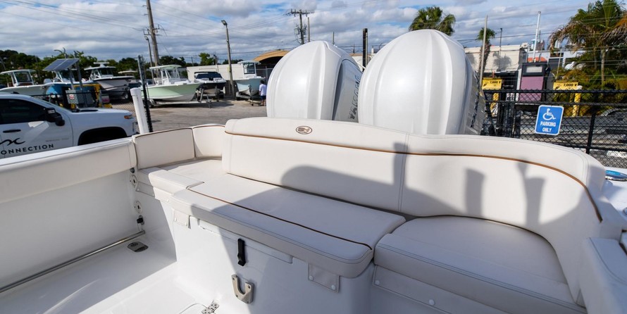 Sea Ray hunt ultra 211