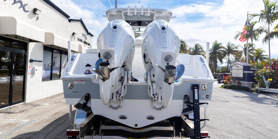 Sea Ray hunt ultra 211