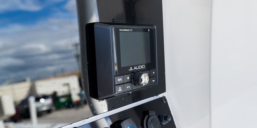 Sea Ray hunt ultra 211