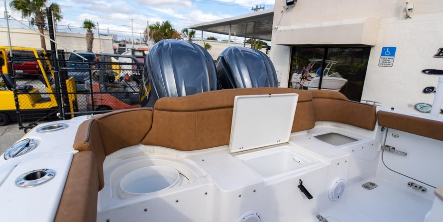 Sea Ray hunt ultra 211