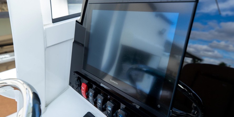 Sea Ray hunt ultra 211