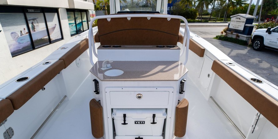 Sea Ray hunt ultra 211