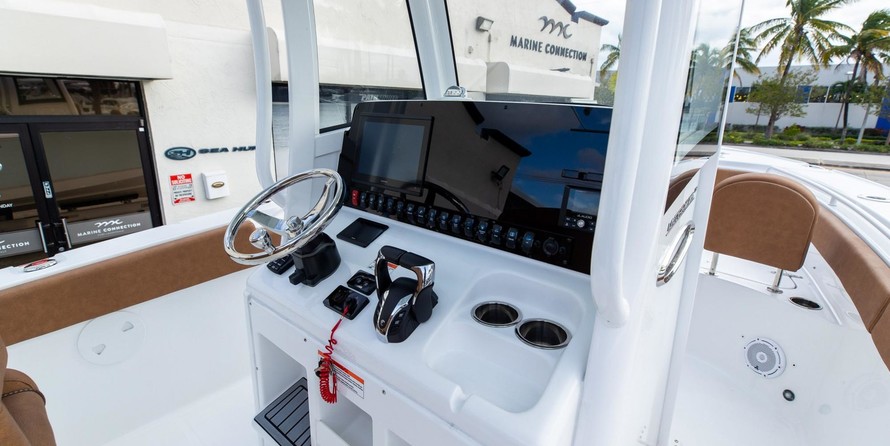 Sea Ray hunt ultra 211