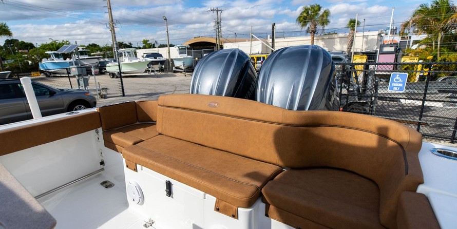 Sea Ray hunt ultra 211