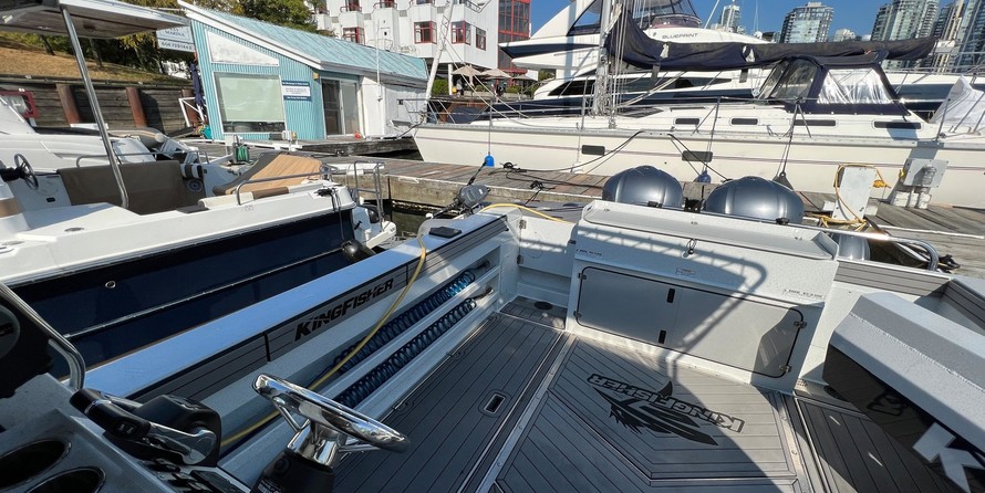 KingFisher 3025 Offshore