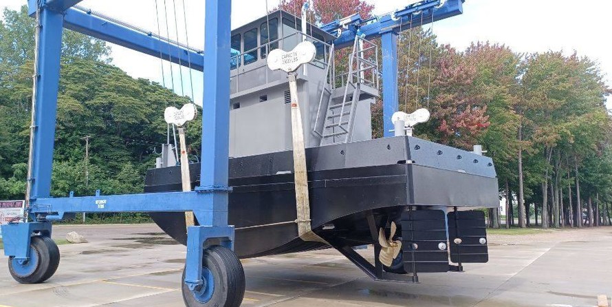 Scruton Marine 25 x 14 x 4 truckable tug