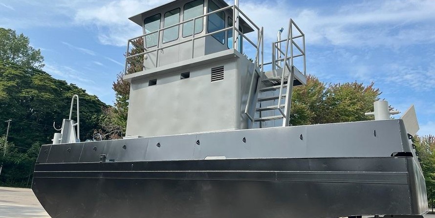 Scruton Marine 25 x 14 x 4 truckable tug