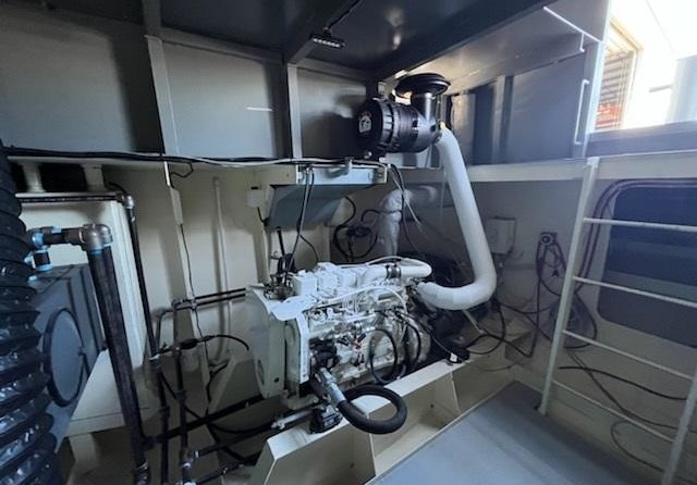 Scruton Marine 25 x 14 x 4 truckable tug