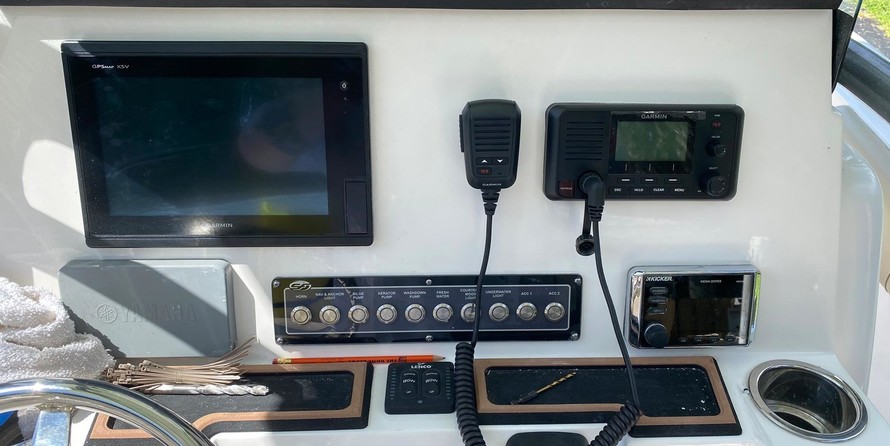 248 Sea Fox Commander