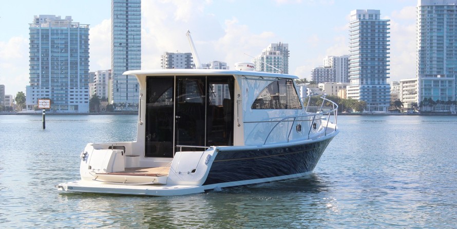 Broward 80 pilot house