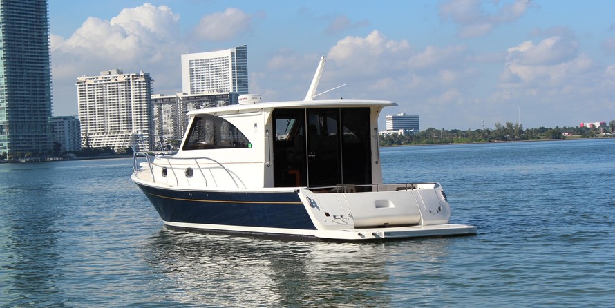 Broward 80 pilot house