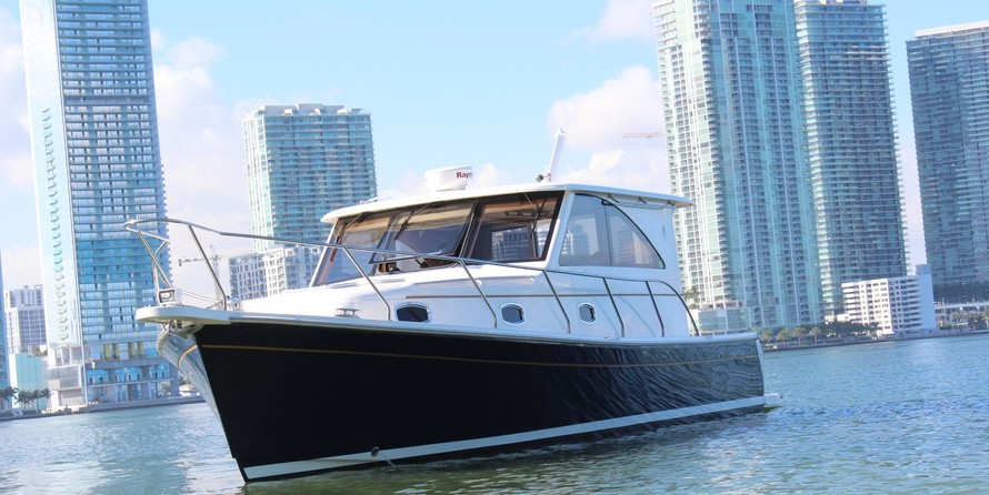 Broward 80 pilot house