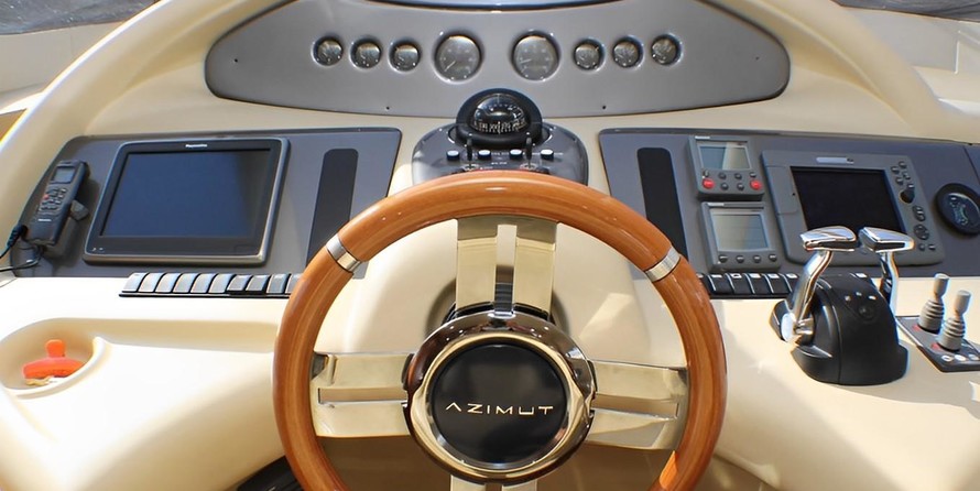 Azimut 62E