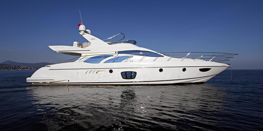 Azimut 62E