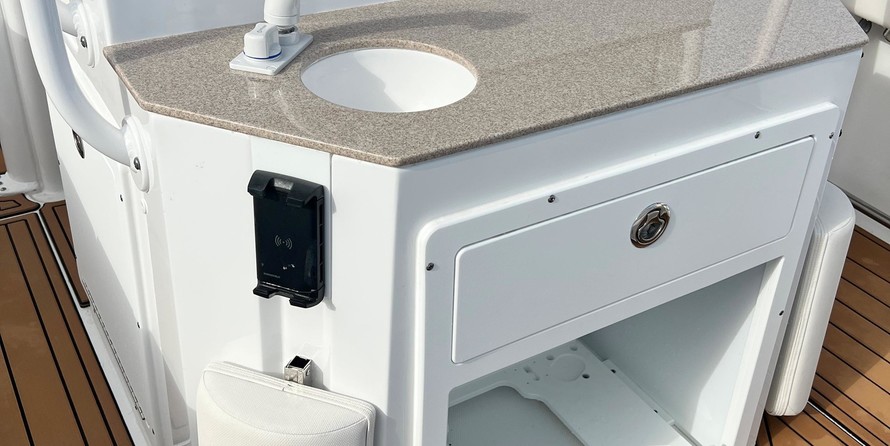 Sea Ray hunt ultra 211