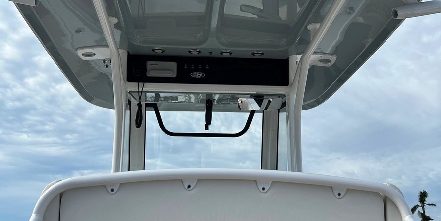 Sea Ray hunt ultra 211