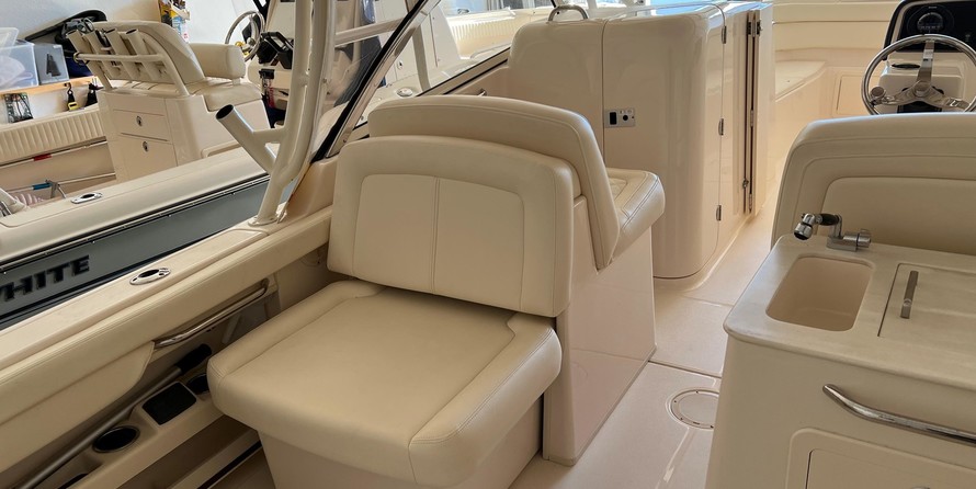 Grady-White Freedom 285