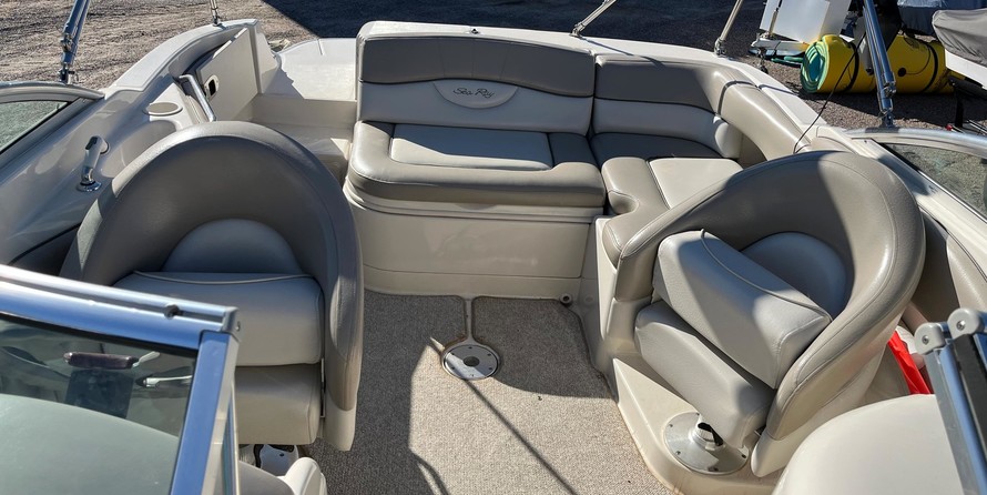 Sea Ray 220 Sundeck