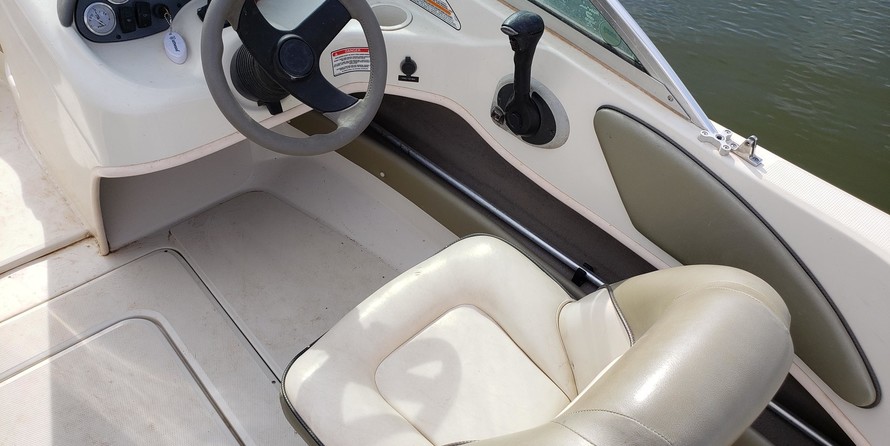 Sea ray 260 bow rider select