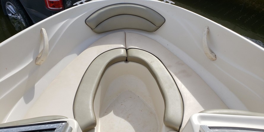 Sea ray 260 bow rider select