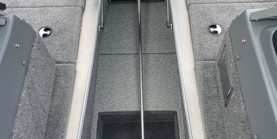 Lund Boats 2175 Pro-V Sport