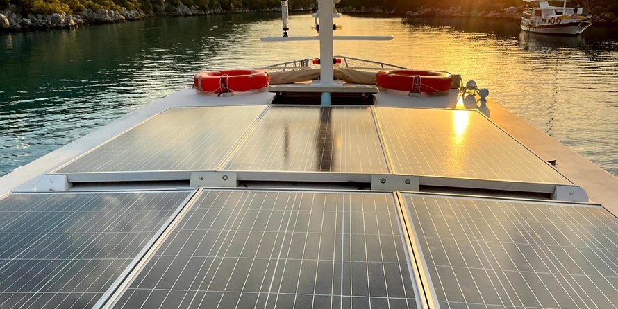 Bluewater yachts 42 coastal cruiser