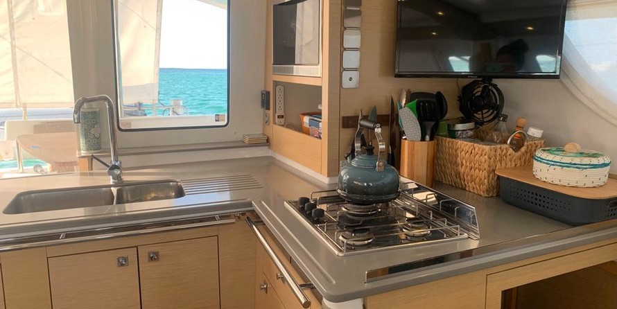 Fountaine Pajot Lipari 41