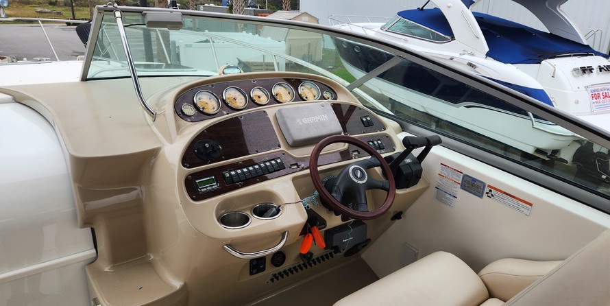 Chaparral 330 Signature