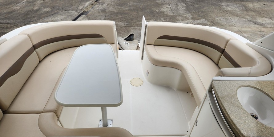 Chaparral 330 Signature