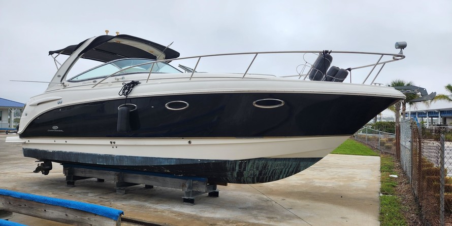 Chaparral 330 Signature