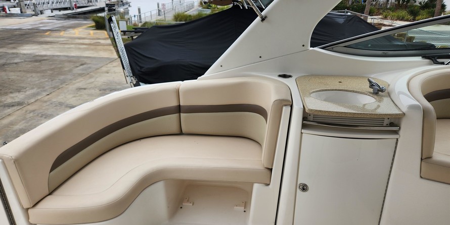 Chaparral 330 Signature