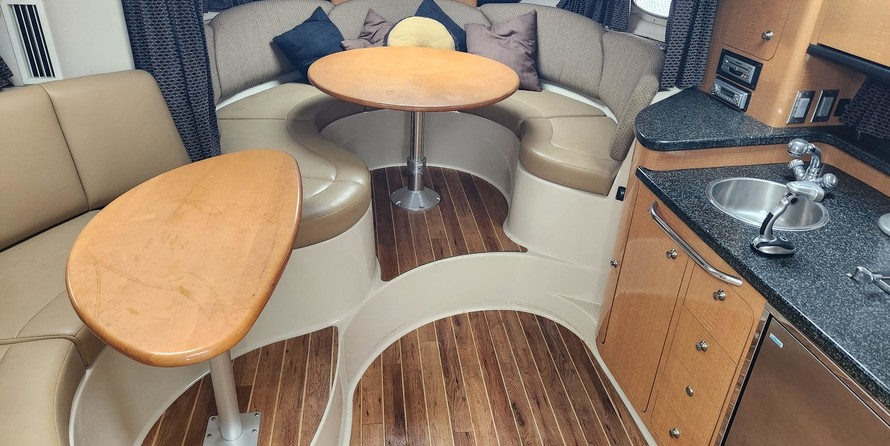 Chaparral 330 Signature