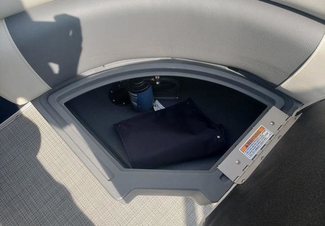 Sunchaser Boats Oasis 18 Fish