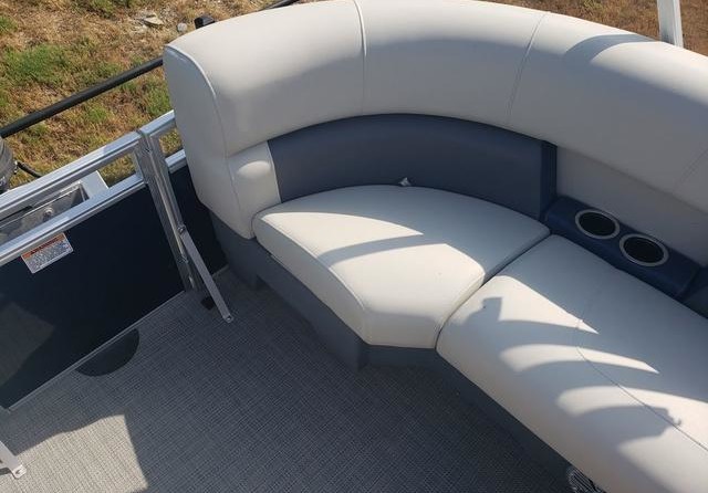 Sunchaser Boats Oasis 18 Fish