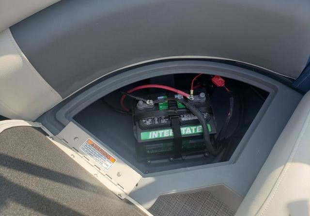 Sunchaser Boats Oasis 18 Fish